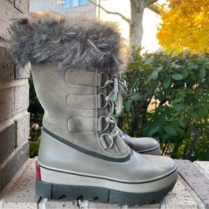 Sorel JOAN OF ARCTIC Women's Waterproof Fur Trim Snow Boot